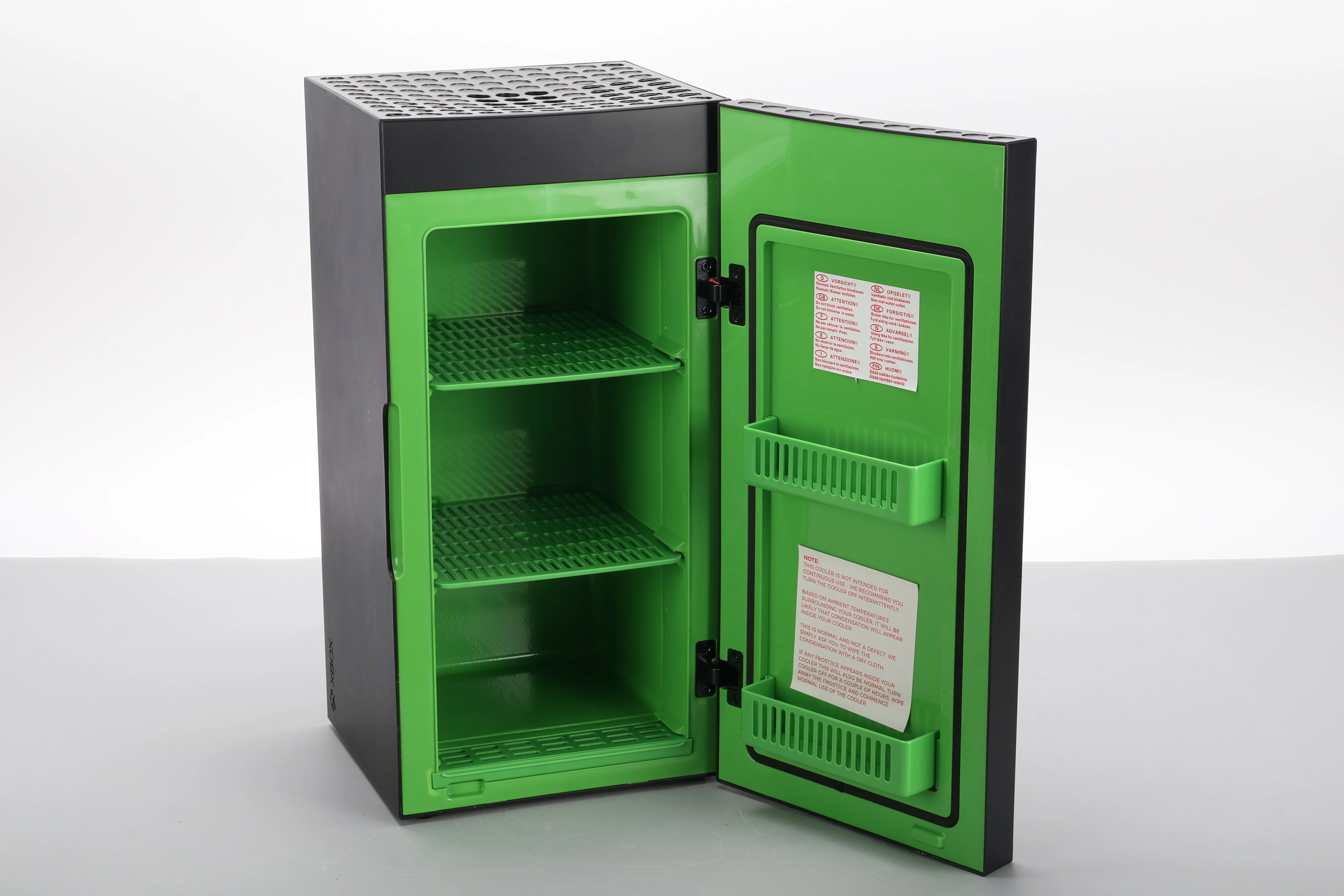 Ukonic 17315 XBox Replica Mini Fridge - Image 2