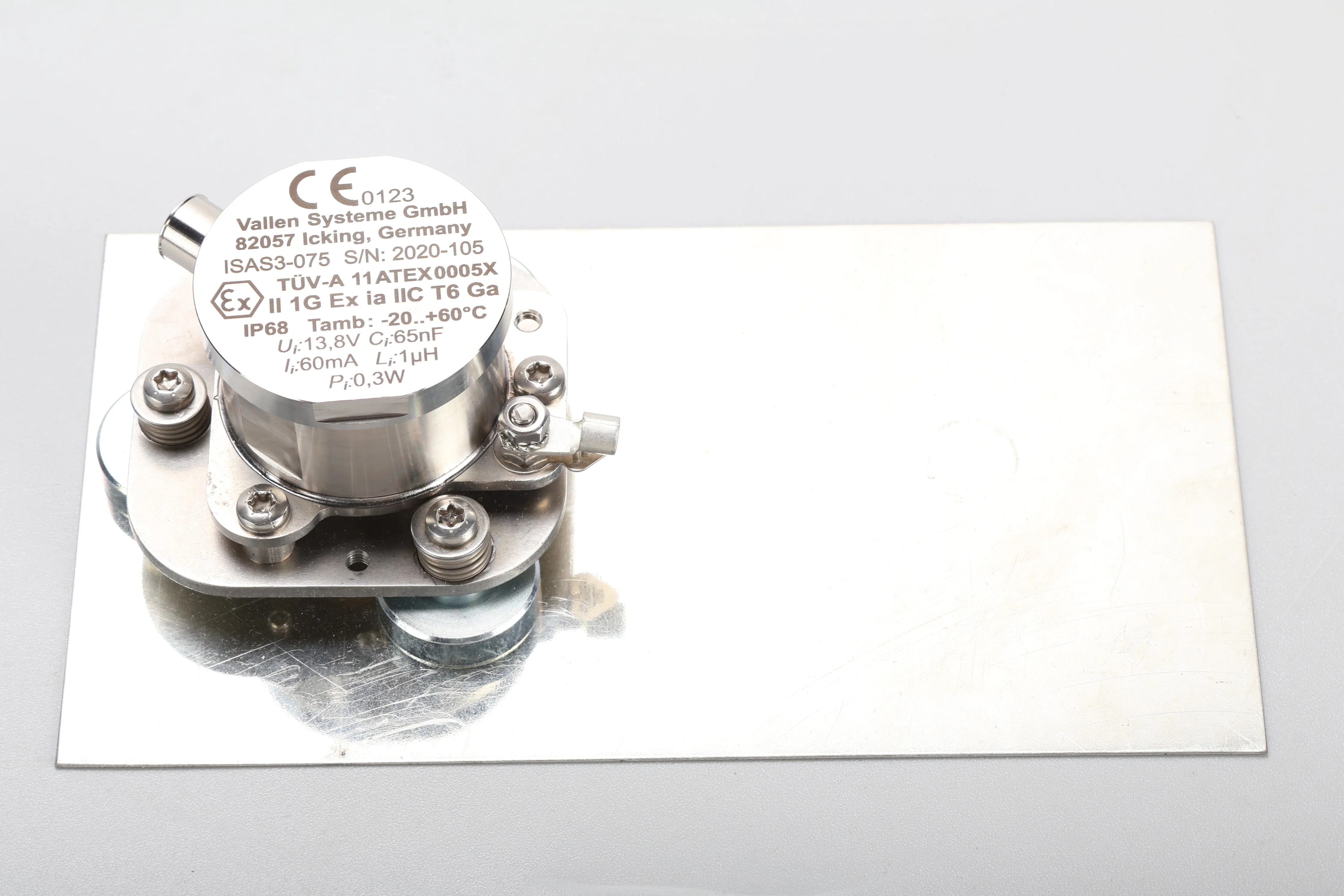 Vallen Systems ISAS3-075 Piezoelectric AE Sensor With Carrying Case