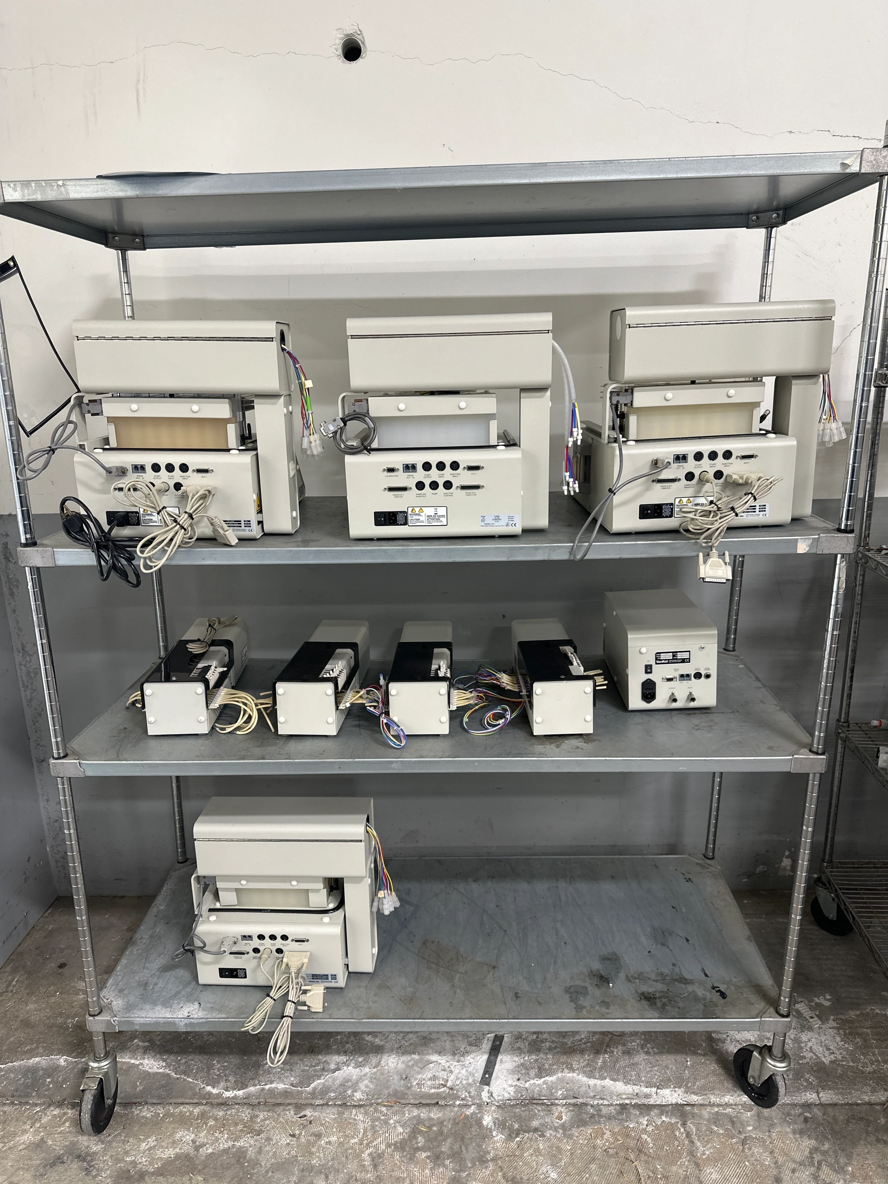 Varian Vankel 4x VK8000 Station 15-1400 w/ 4x 17-2200 1x 65-3000 Lot of 9 AS IS - Image 5
