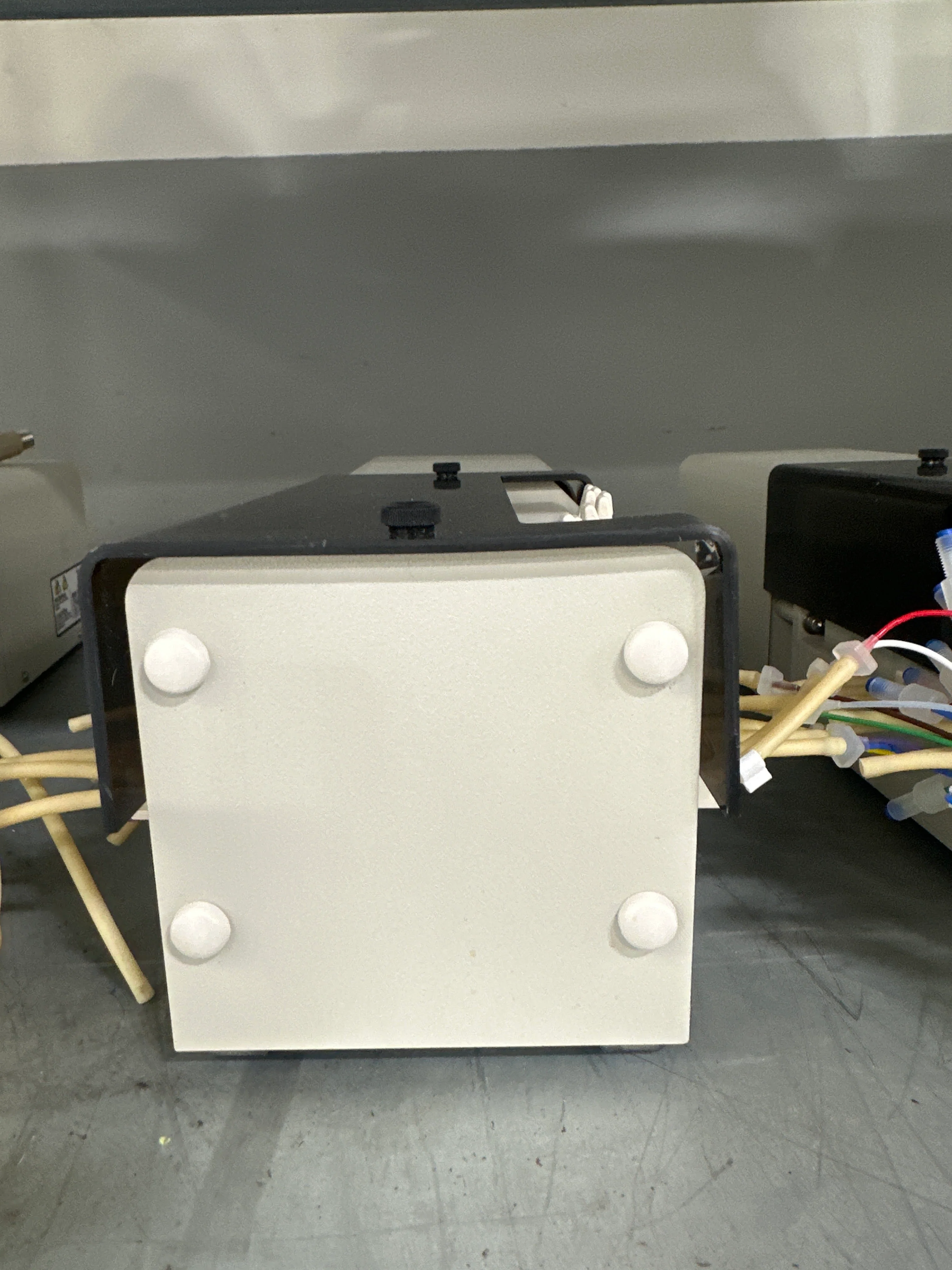 Varian Vankel 4x VK8000 Station 15-1400 w/ 4x 17-2200 1x 65-3000 Lot of 9 AS IS - Image 7