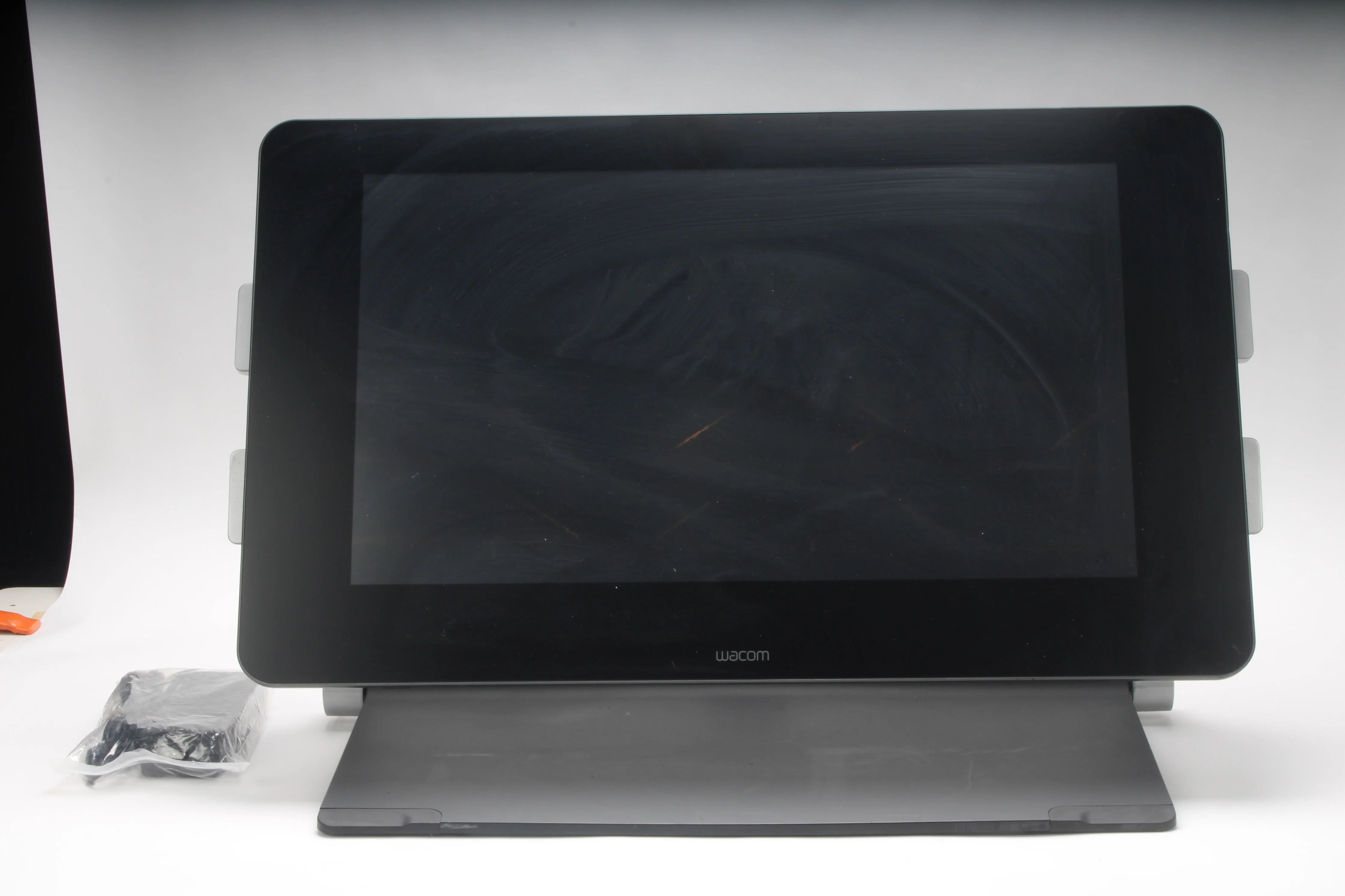 Wacom Cintiq 27QHD Touch DTH-2700 With Stand and Power Supply