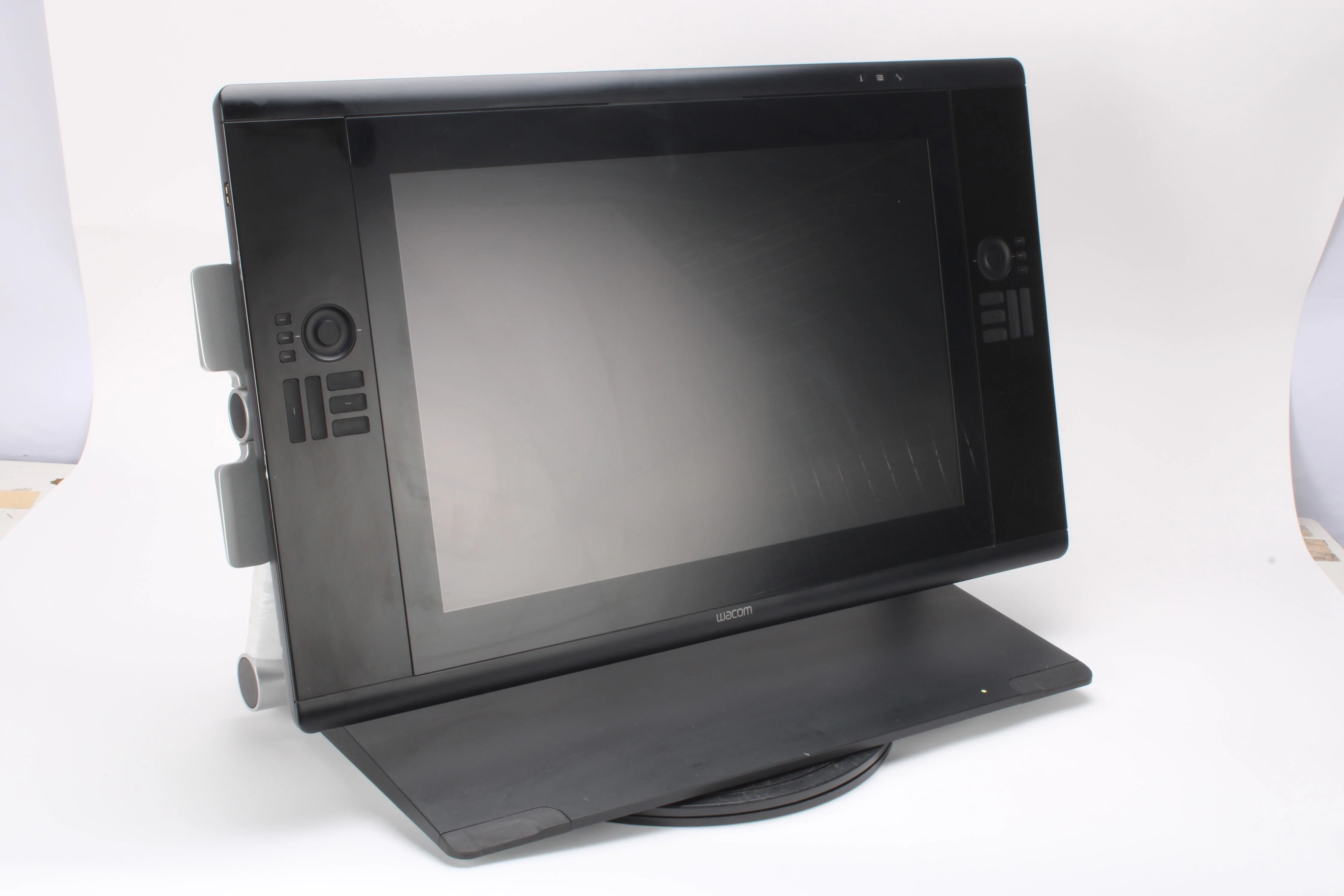 Wacom DTK-2400 Cintiq 24HD LCD Tablet With Swivel Stand Base and Stylus Holder - Image 4