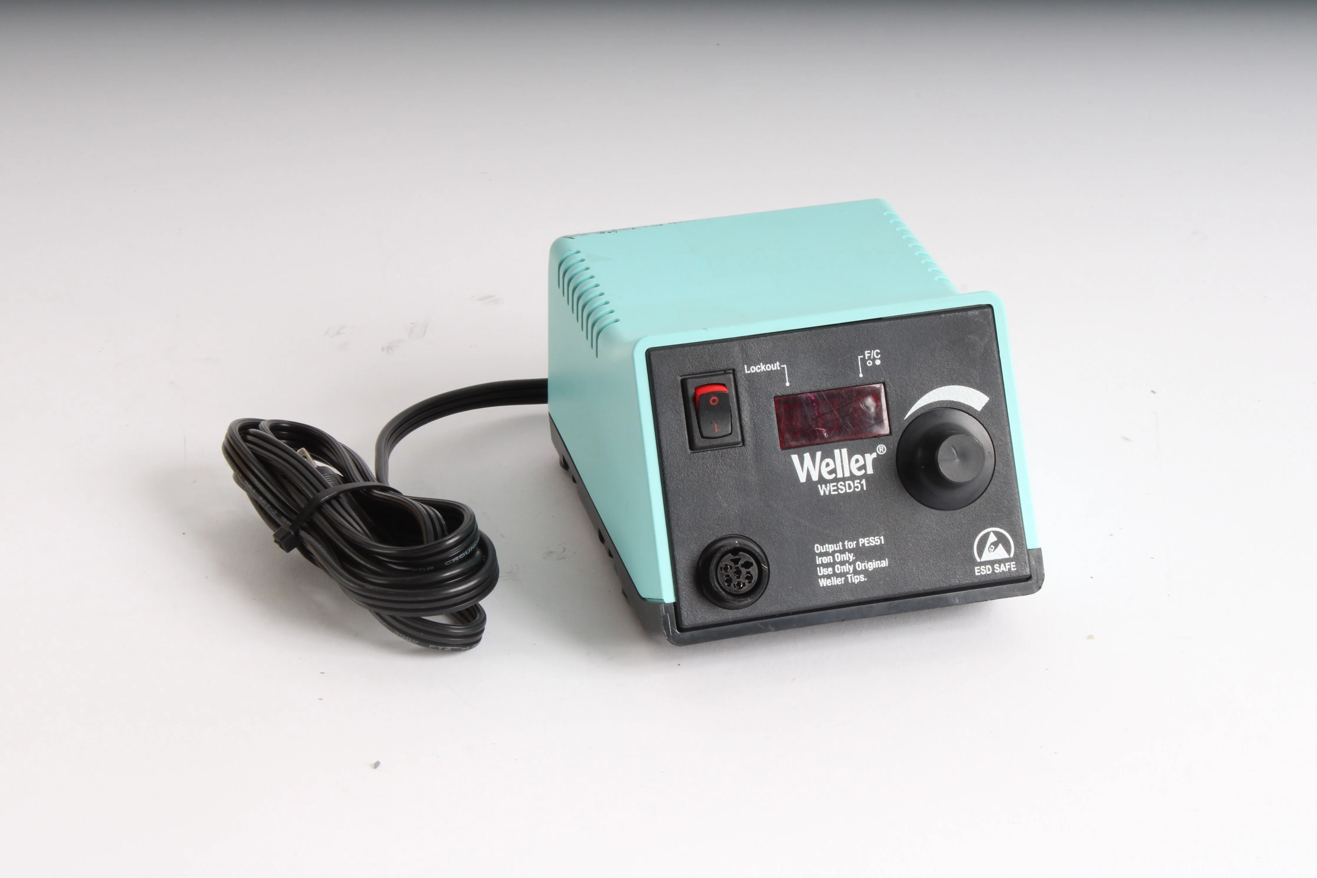 Weller WESD51 Digital Soldering Station - No Pencil / Includes Stand - Image 3