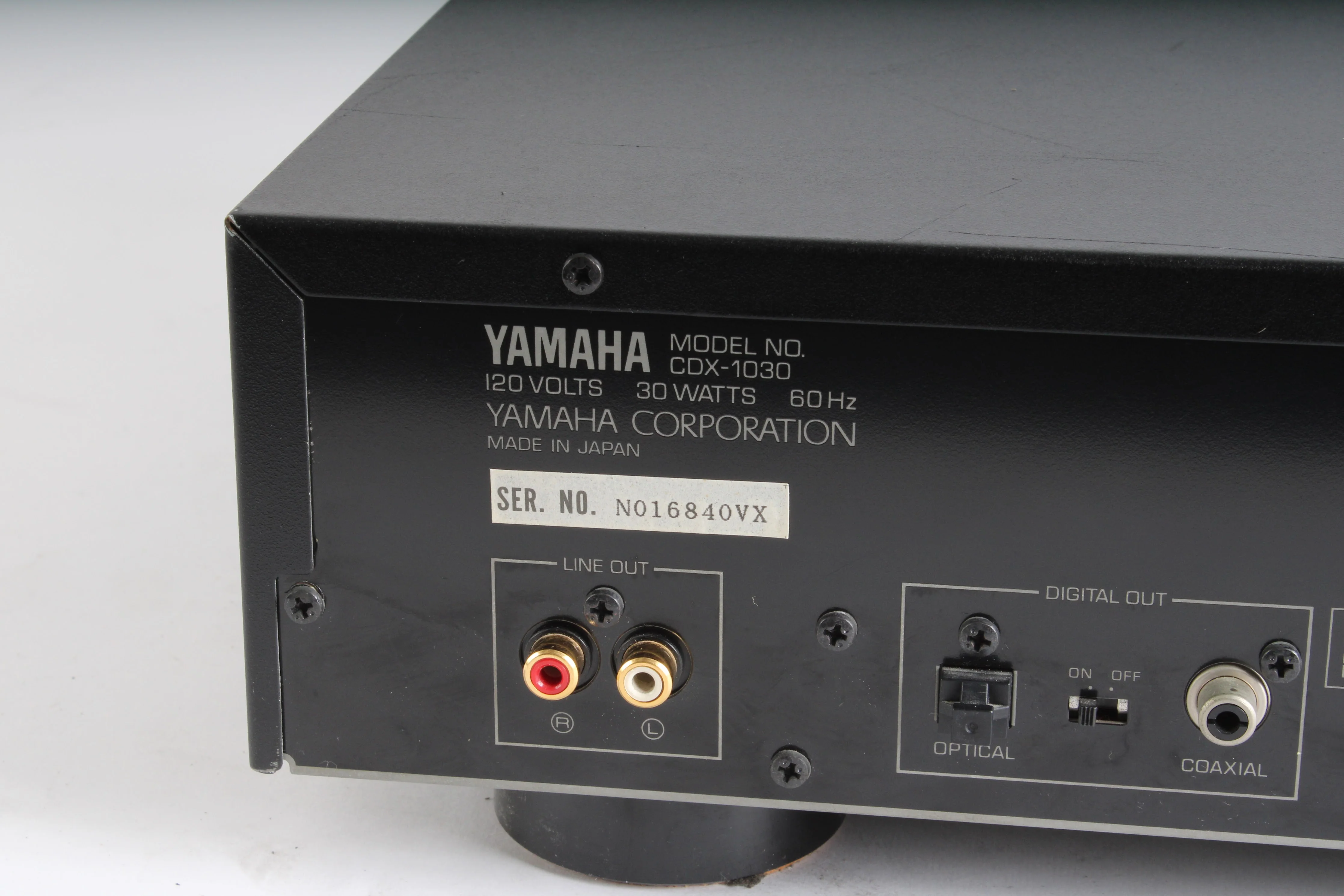 Yamaha CDX-1030 Natural Sound Compact Disc Player - Fair Condition - Image 4