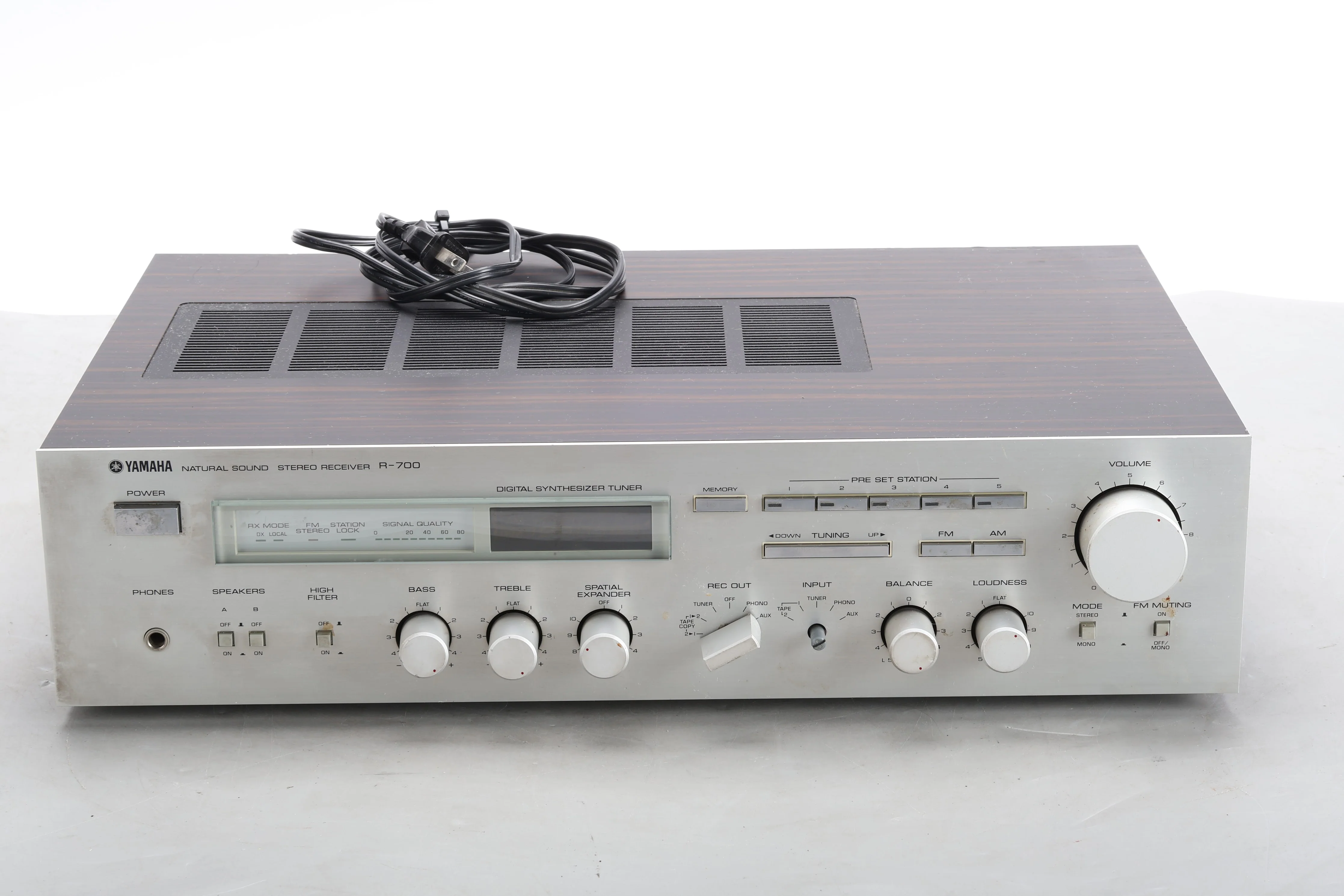 Yamaha R-700 Natural Sound Stereo Receiver - Fair Condition