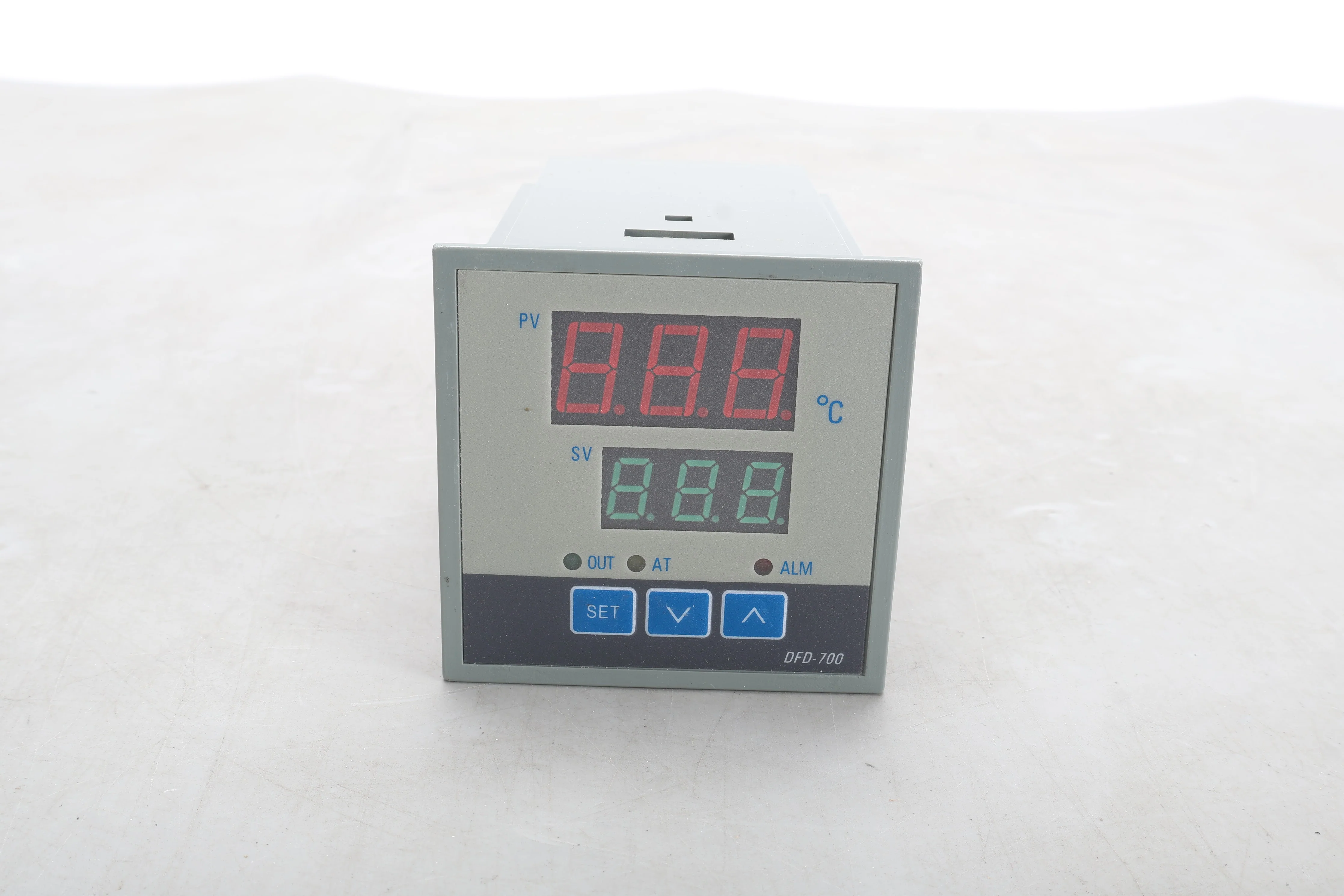 Yuyao Dongfang DFD-700 Temperature Controller With Accessories - Image 2